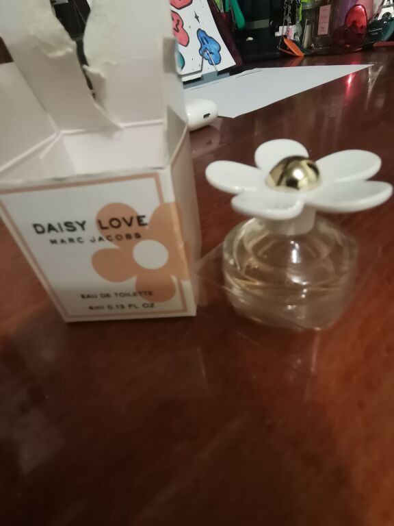 Marc Jacobs "Daisy Love"