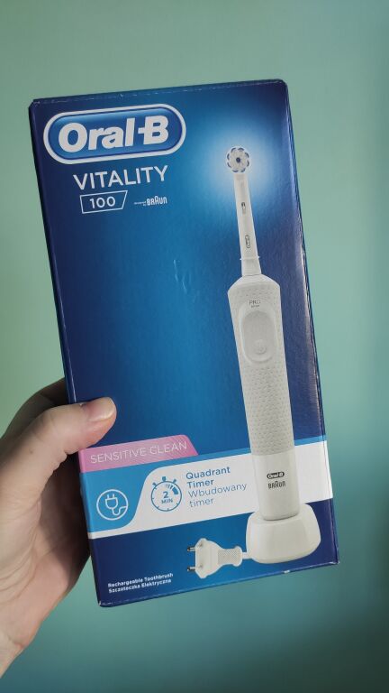 Oral-B Vitality 100 Електрична зубна щітка