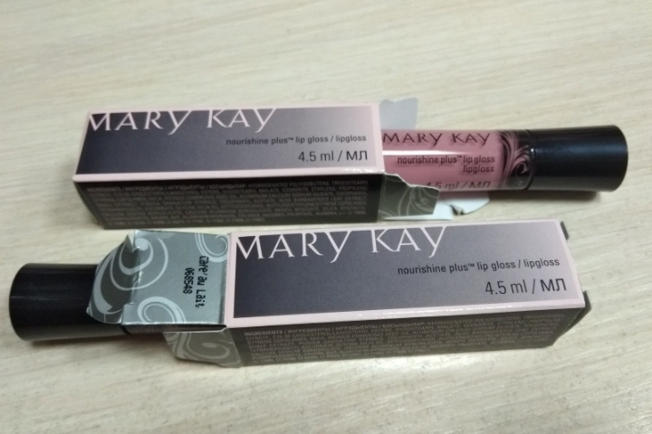 Блеск для губ Mary Kay NouriShine Plus