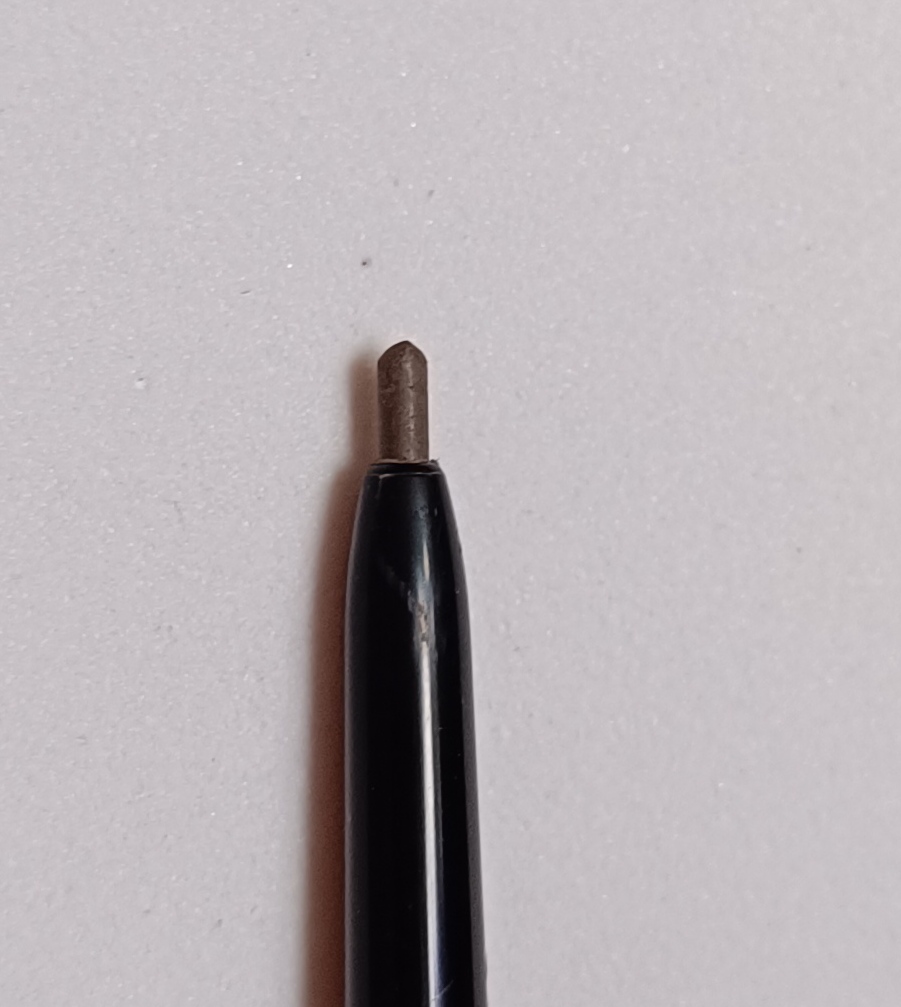 Улюблений олівець для брів