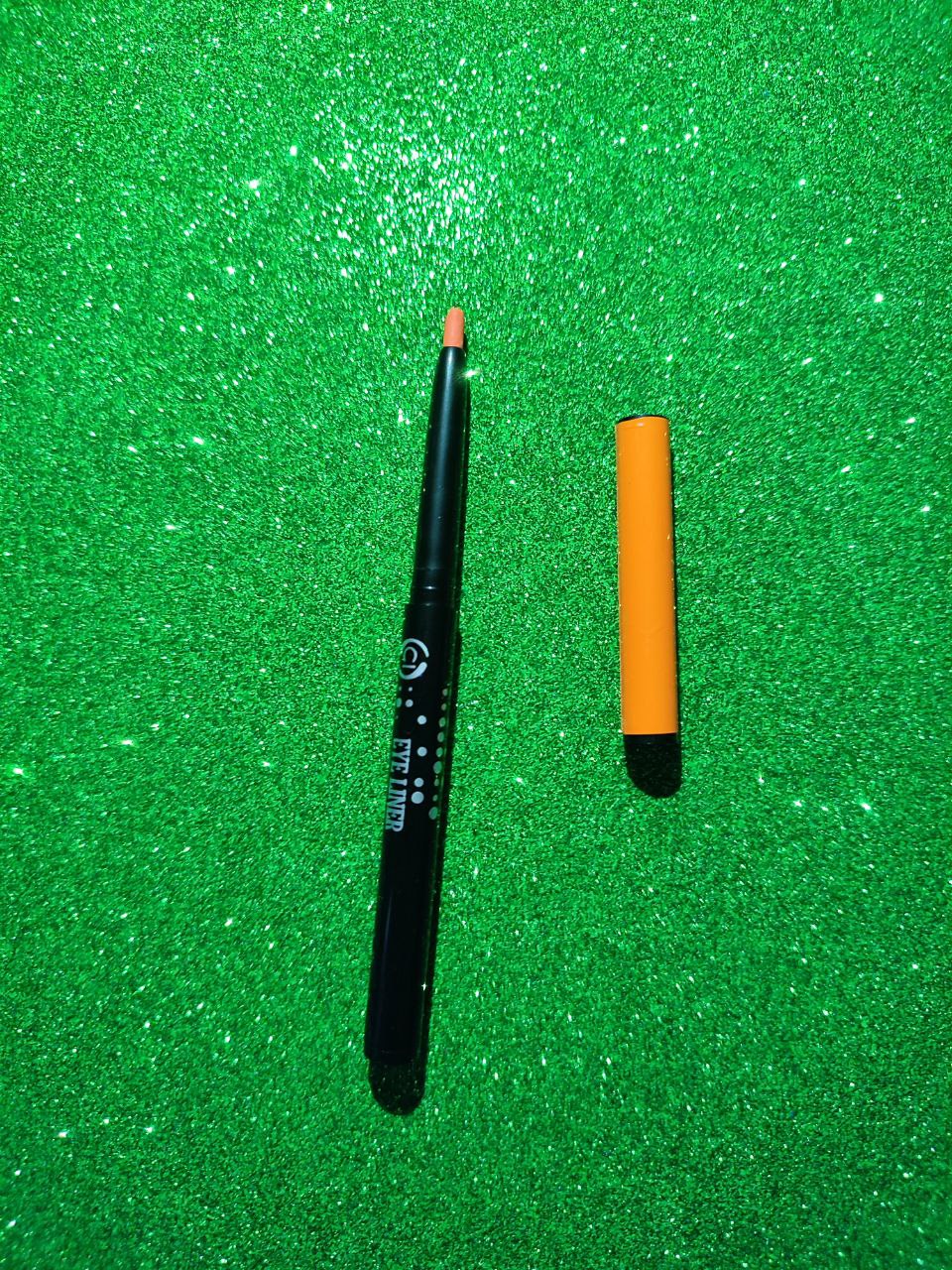 Бюджетний яскравий олівчик