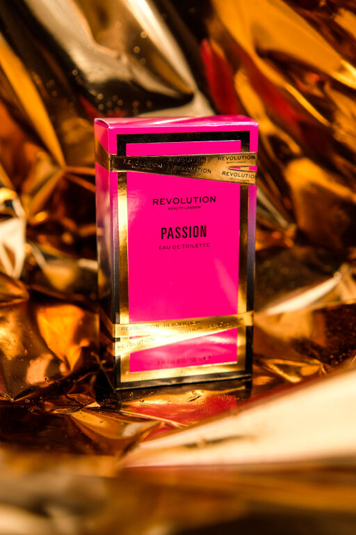 Revolution Fragrance Passion : що я отримала вибираючи аромат на осліп?