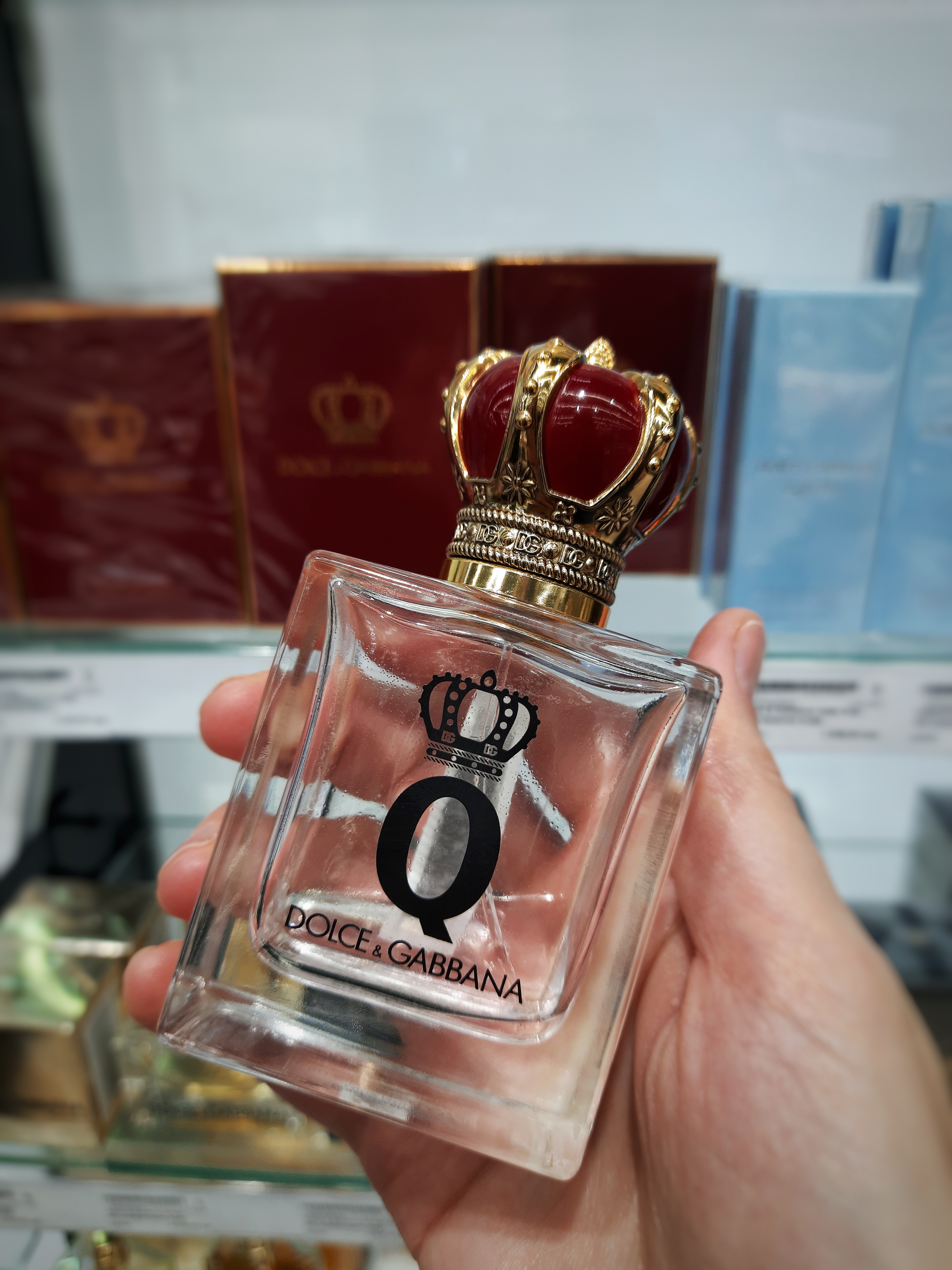 Q by Dolce & Gabbana - надягаємо парфумерну корону