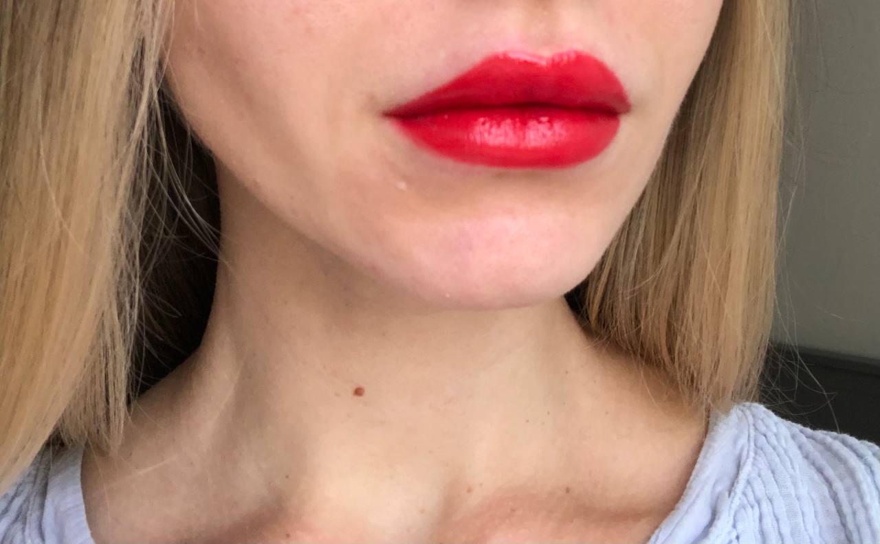 Червона кремова помада GUERLAIN Kiss Kiss Shaping Cream Lip Colour 325 Rouge Kiss