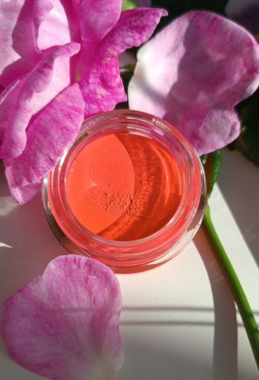 Кремові рум'яна Makeup Revolution Mousse Blush у відтінку Grapefruit Coral