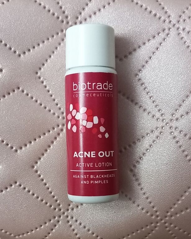 Неоднозначне враження про Biotrade Acne Out Active Lotion (міні)