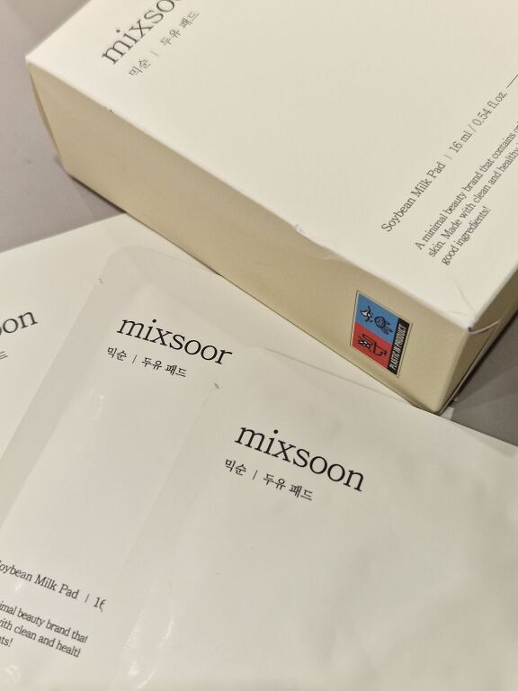 Молочні педи Mixsoon Soybean Milk Pad