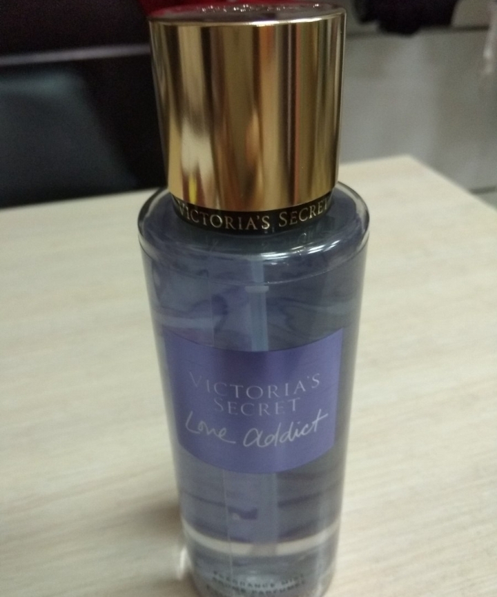 Victoria's Secret LOVE ADDICT Fragance Mist