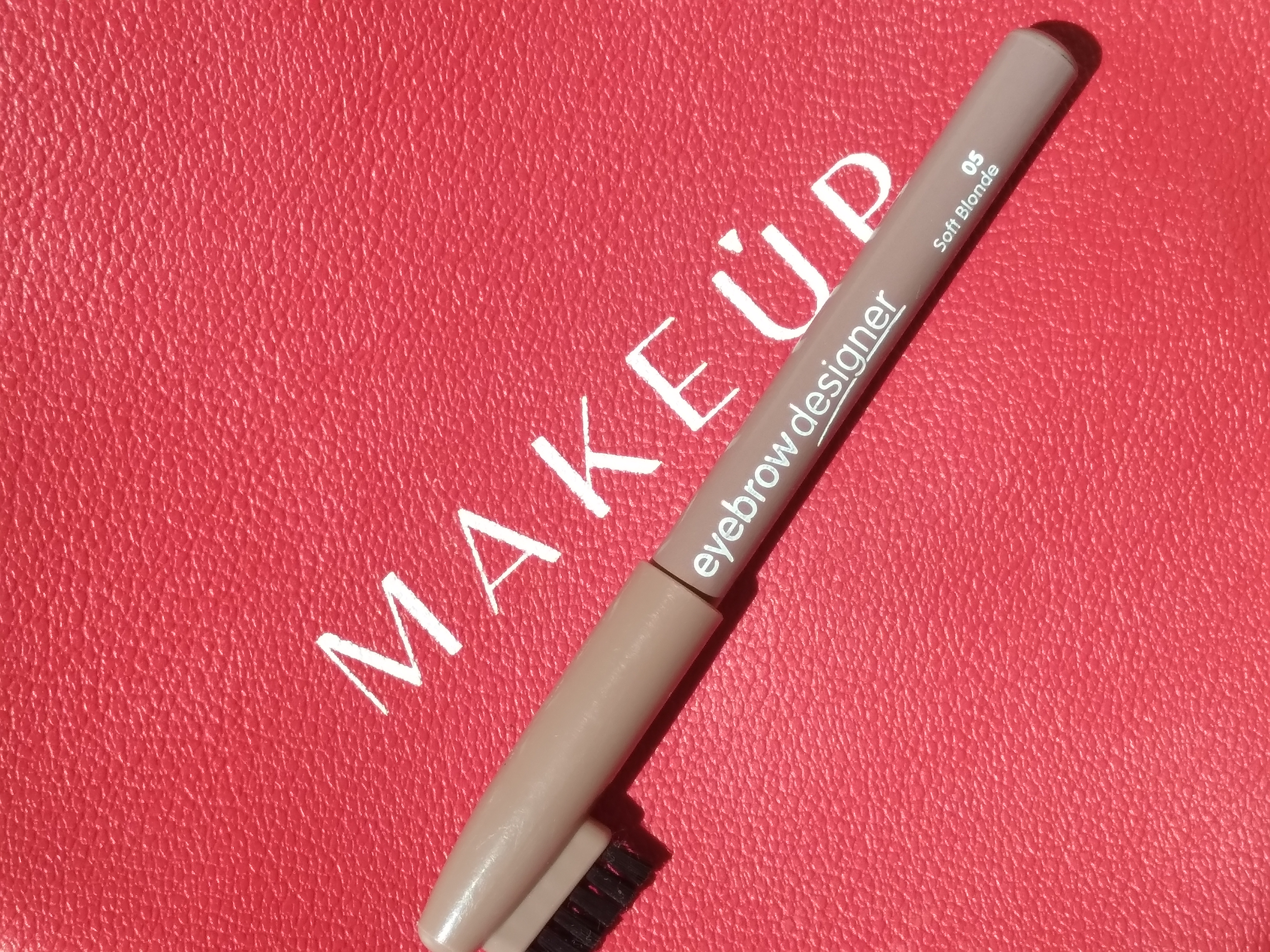 Олівець для брів Essence Eyebrow  Pencil 05 Soft Blonde