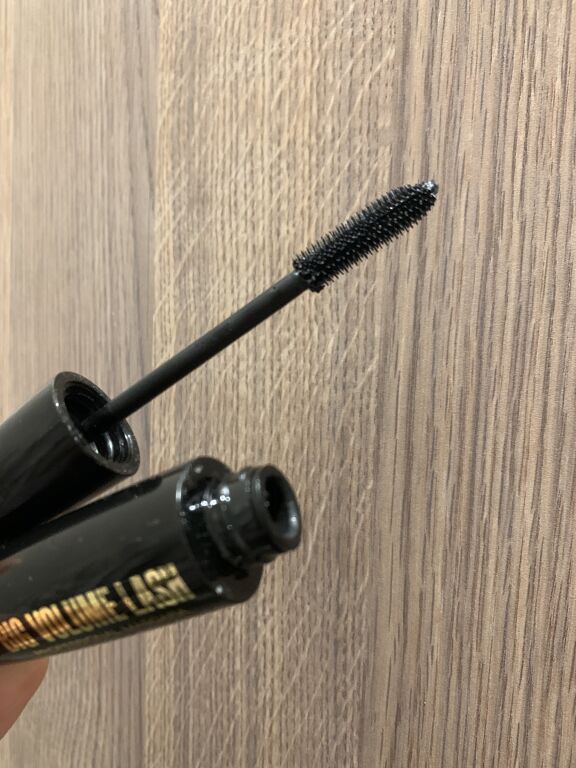 ОГЛЯД ТУШІ ДЛЯ ВІЙ. Eveline Cosmetics Big Volume Lash Mascara