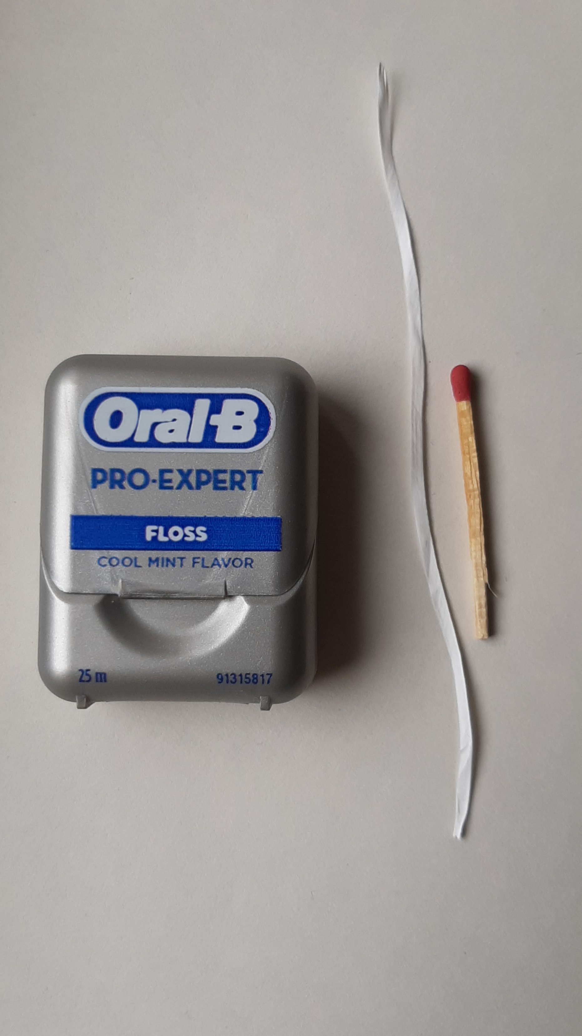 Зубна нитка Oral-B Pro-Expert Clinic Line Floss Cool Mint