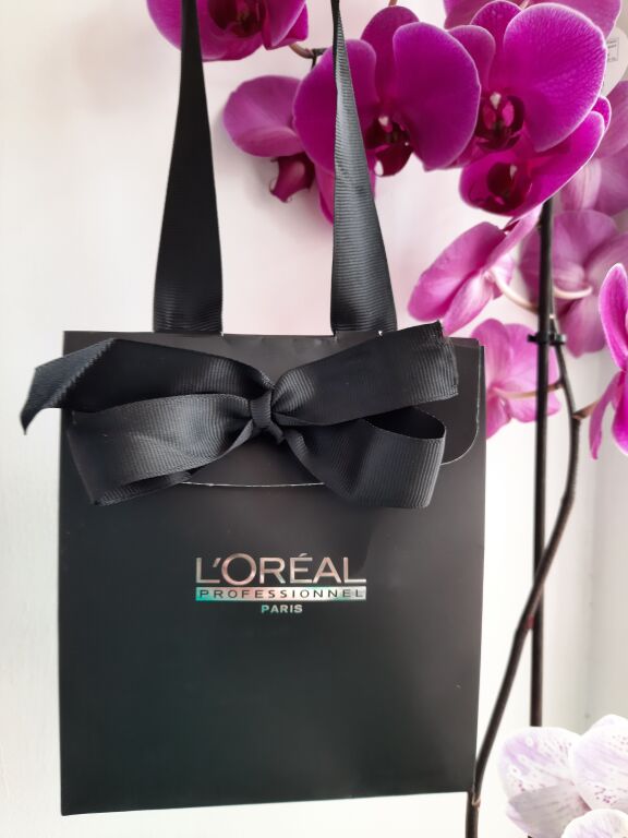 Боксик із продукцією на тестування від L'Oreal Professionnel вже у мене!