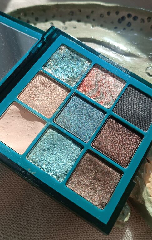 GlamBee Amazing Makeup Eyeshadow Palette