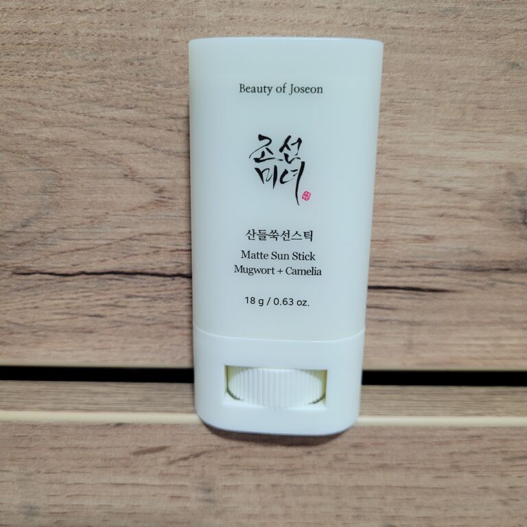 Beauty of Joseon Matte Sun Stick : Mugwort+Camelia (SPF 50+ PA++++) – матовий сонцезахисний стік