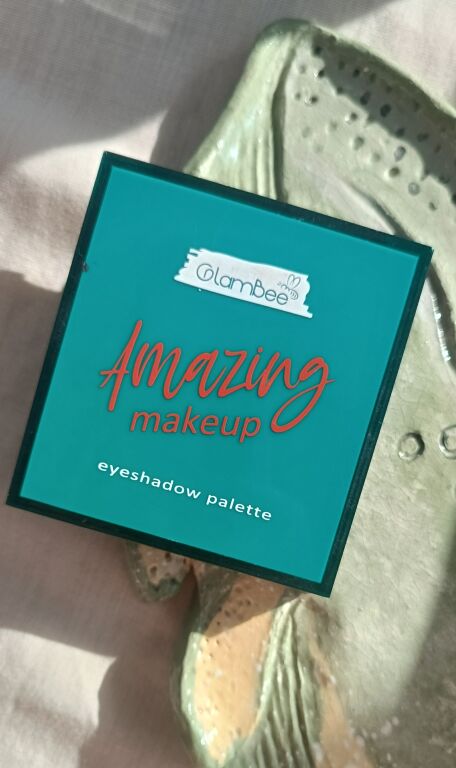 GlamBee Amazing Makeup Eyeshadow Palette