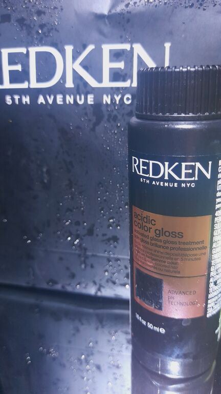 Тестування засобів від REDKEN