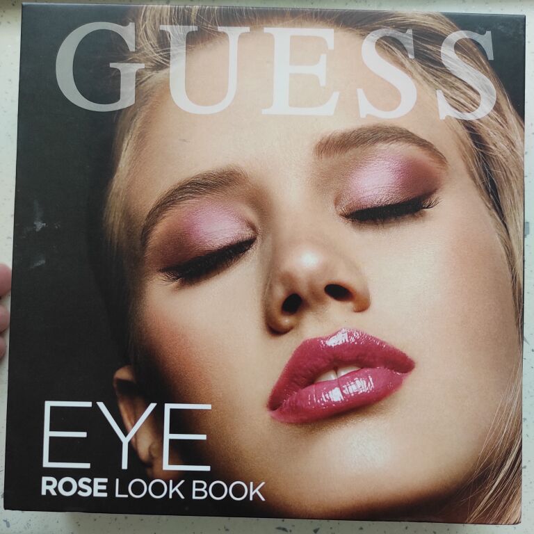 Палетка Guess Eye Rose Look Book