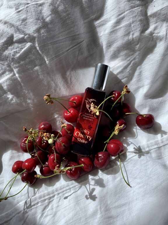 Fantasy Community Perfumes | Spicy Cherry Shike