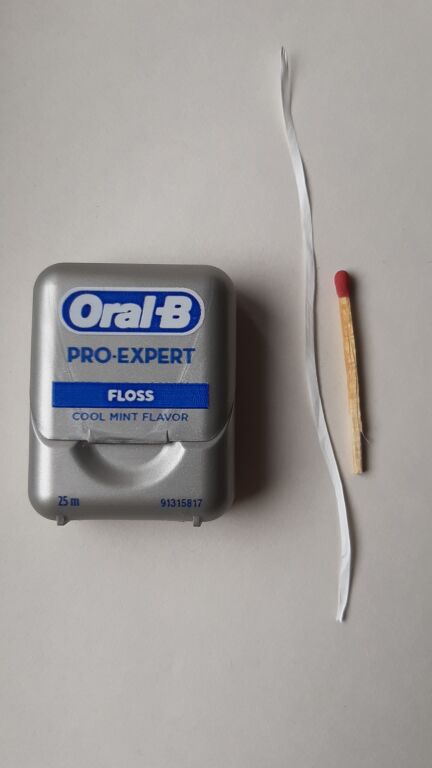 Зубна нитка Oral-B Pro-Expert Clinic Line Floss Cool Mint