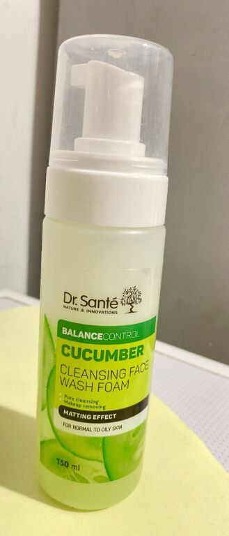 Очищаюча пінка Cucumber від Dr. Sante зі свіжим ароматом огірка, одна з улюблених.