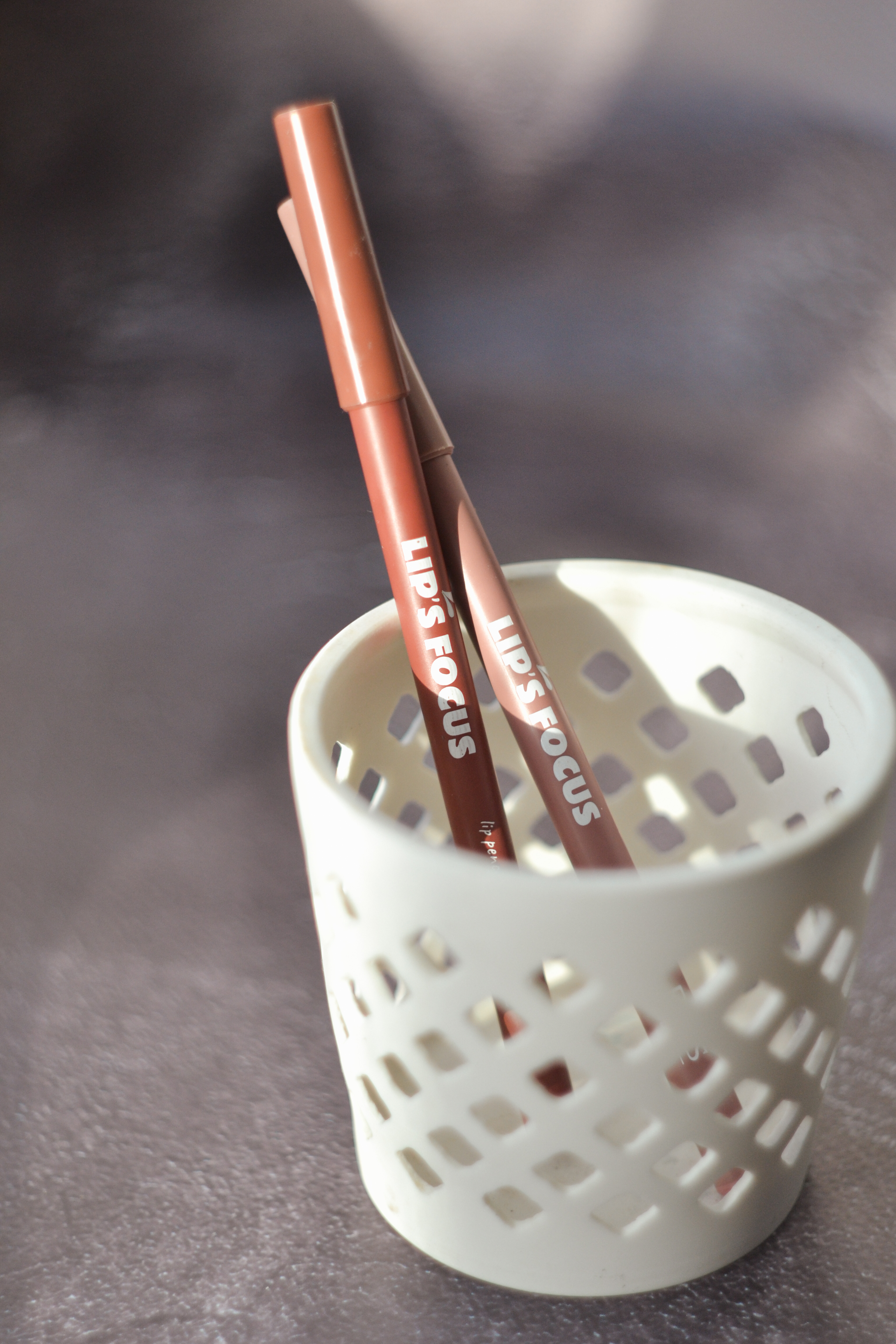 Бюджетні і дуже комфортні олівці для губ: Bless Beauty Lip's Focus Pencil