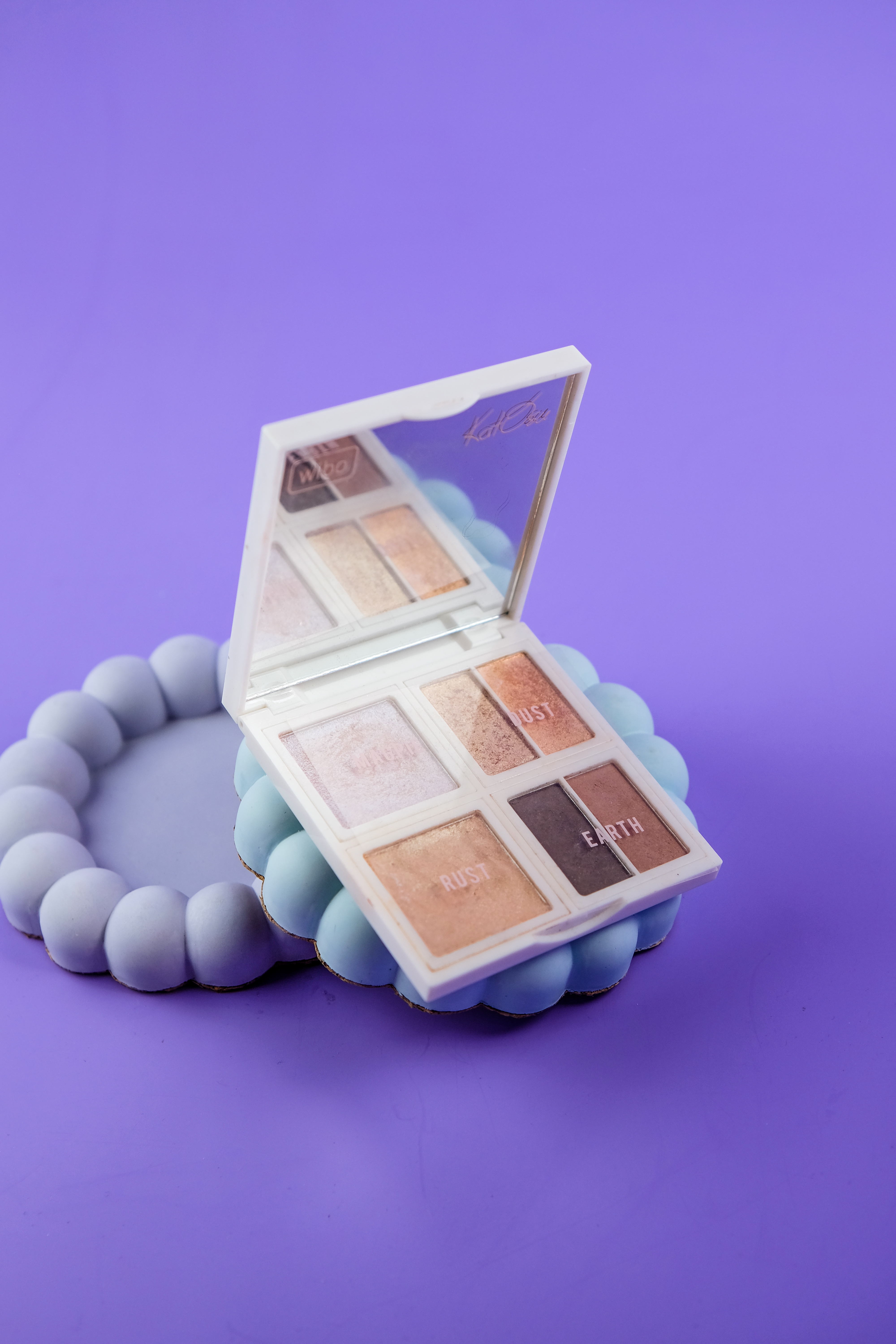 Одна з моїх улюблених палеток для подорожей: Wibo Make-up Palette STELLAR