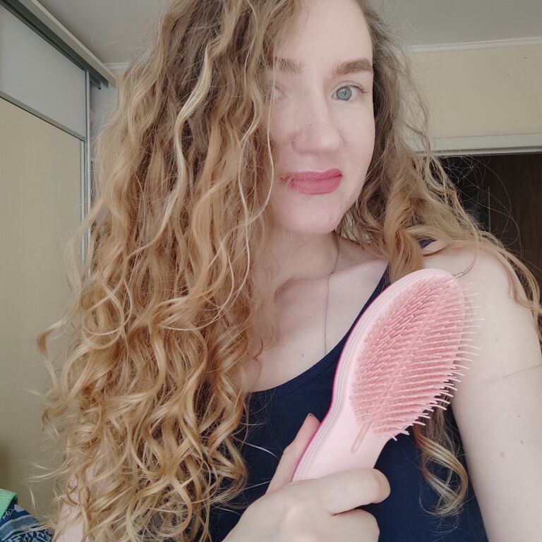 Як почати Curly Girl Method без купівлі нових засобів