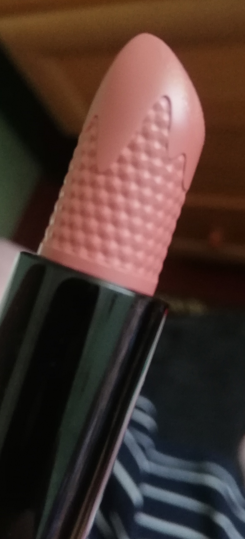 Catrice Shine bomb lipstick