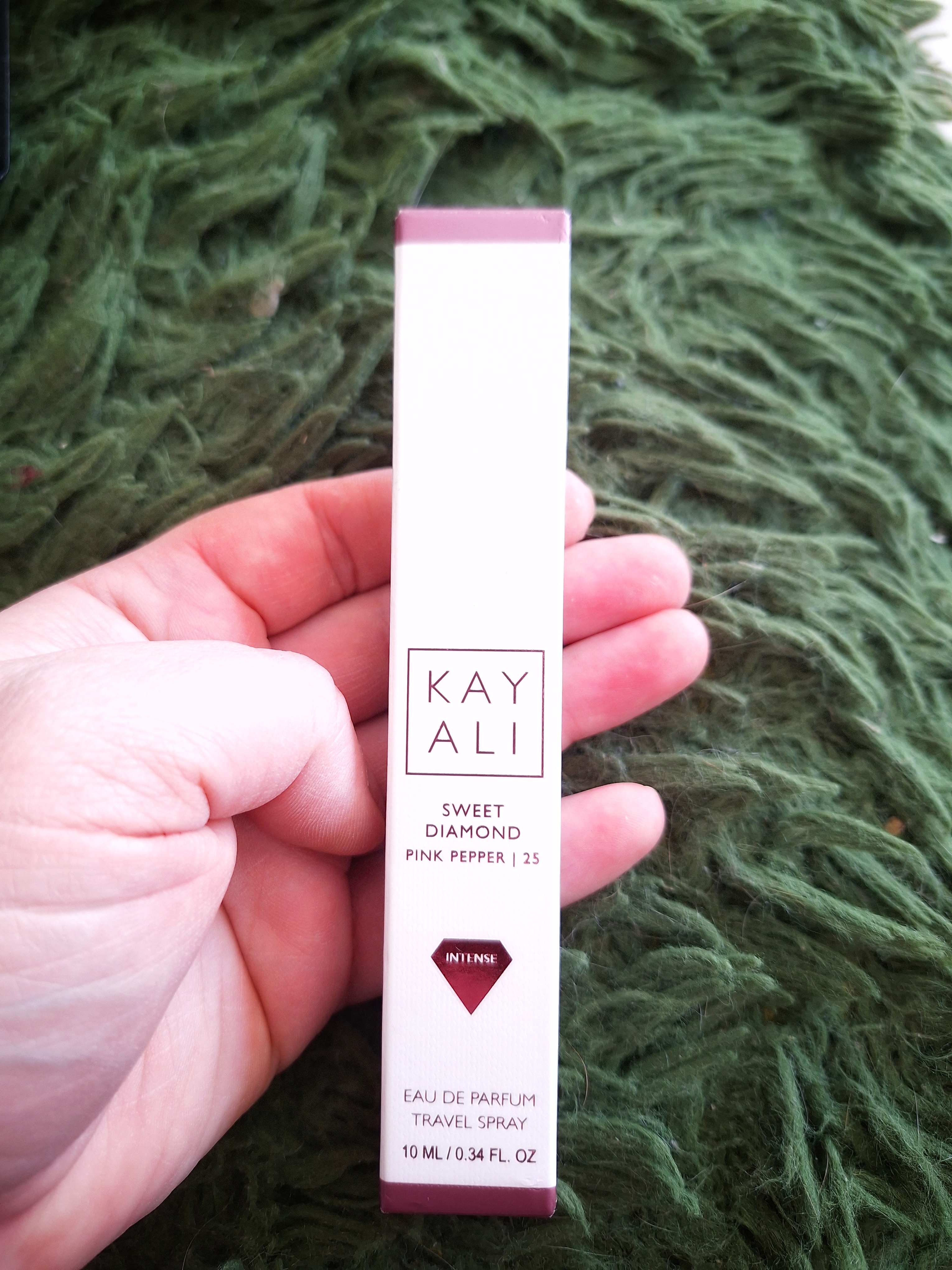 Фруктовий перчик Kayali Sweet Diamond Pink Pepper 25, який дуже подобається чоловікам