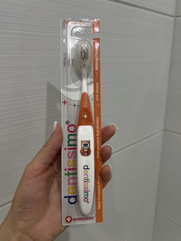 Відгук на дитячу зубну щітку Dentissimo Junior 6+