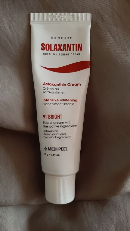 Антиоксидантний крем з астаксантином проти пігментації Medi Peel Solaxantin Multi Whitening Cream