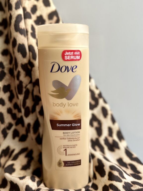 Лосьйон для тіла з ефектом автозасмаги Dove