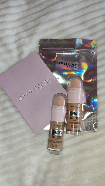 Тональна основа Maybelline Instant Perfector Glow 4-In-1