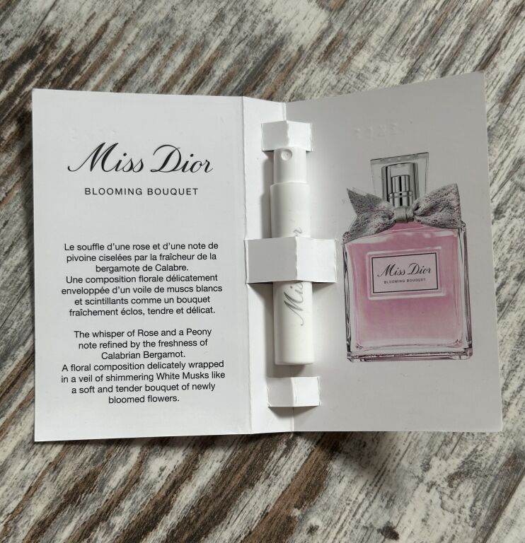 Ніжний весняний аромат від Dior