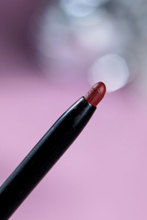 Спеціально для тоненьких ліній : Maybelline New York Color Sensational Shaping Lip Liner