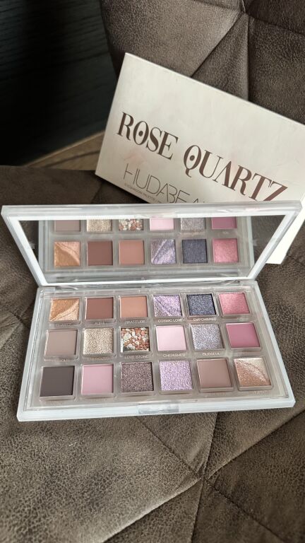 Палетка тіней Huda Beauty Rose Quartz ❤️