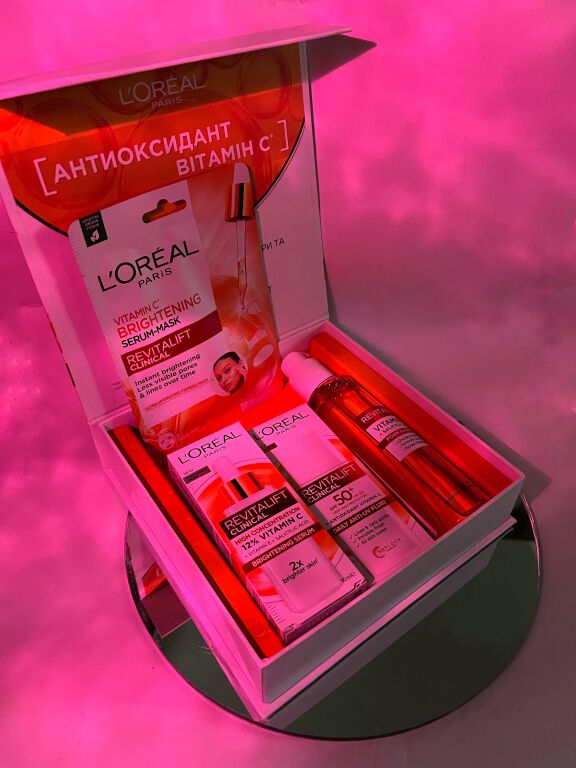 Мої враження від L'Oreal Revitalift Vitamin C.