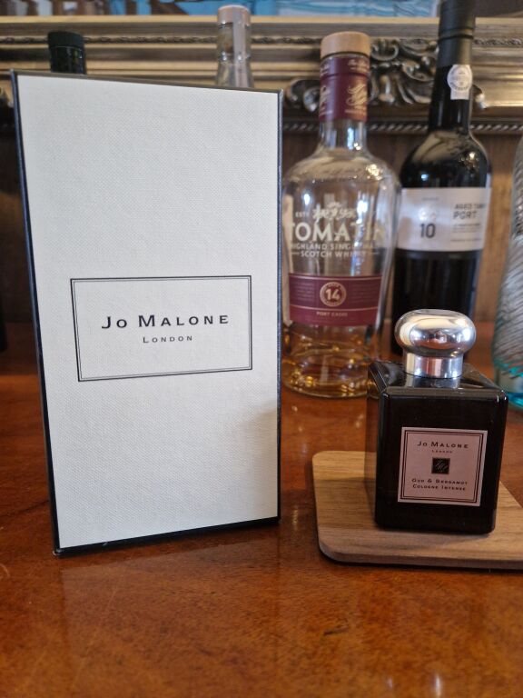 Запах чоловіка:  Jo Malone London Oud & Bergamot