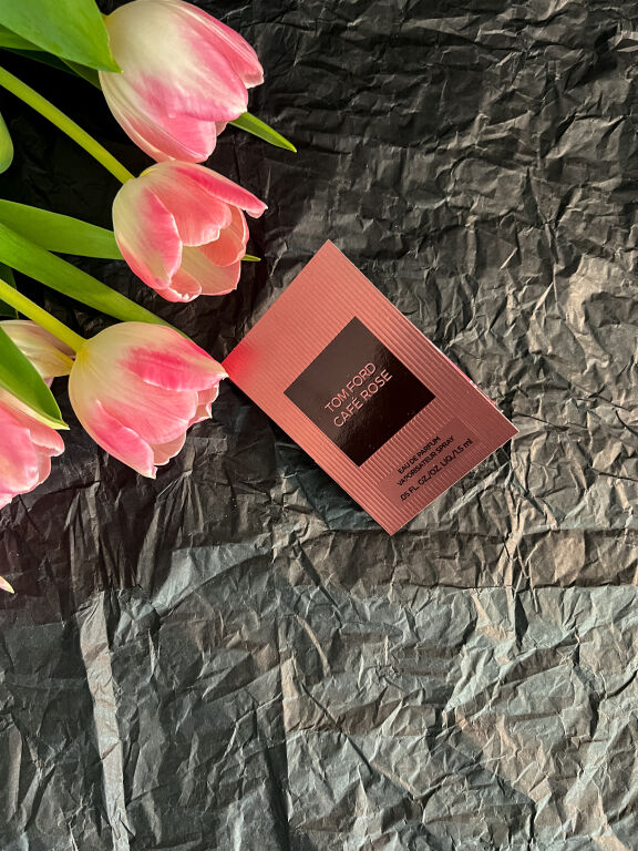 Tom Ford Cafe Rose - новий аромат з нотами троянди, кави і спецій