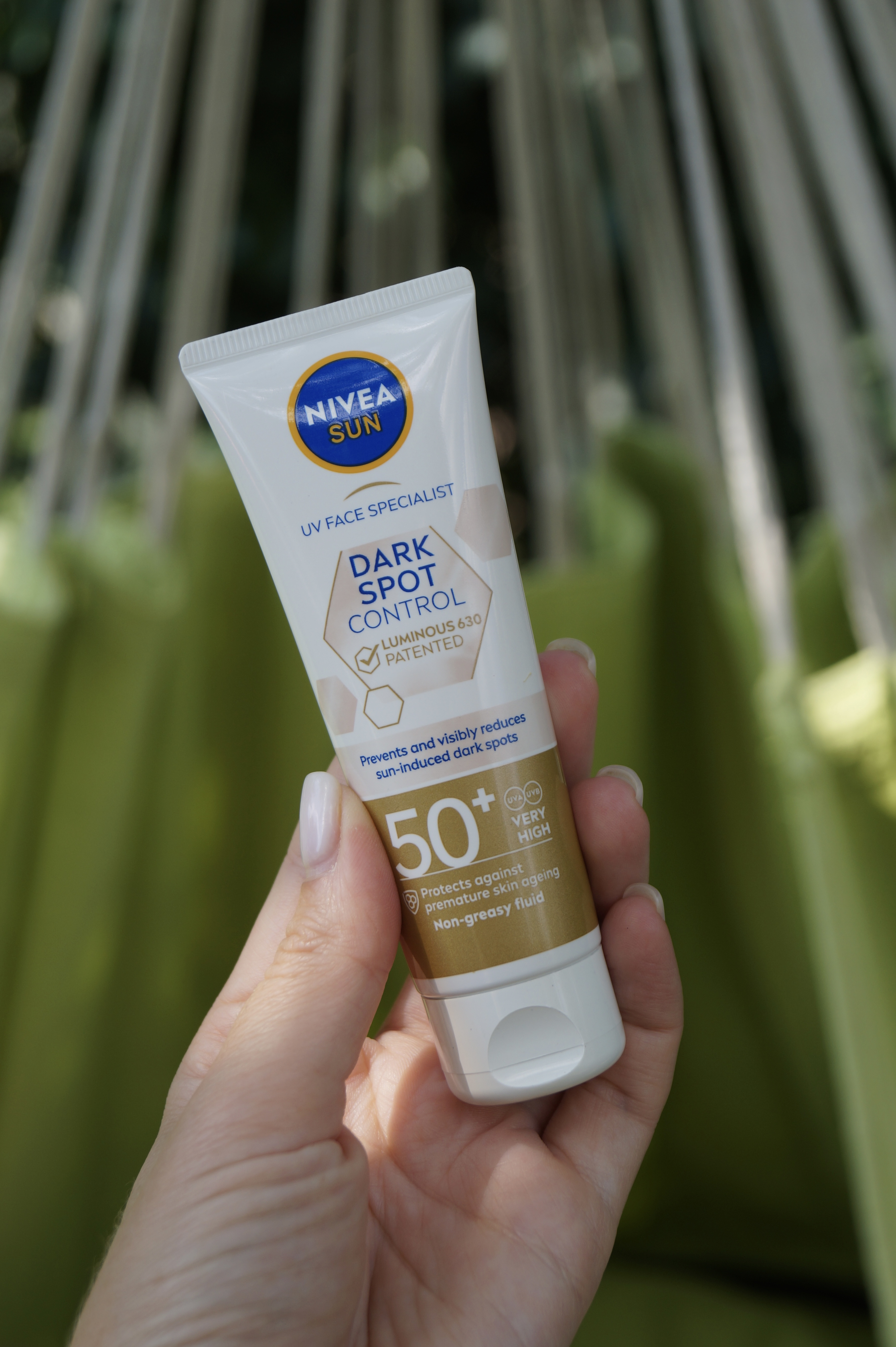 Сонцезахисний крем-флюїд для обличчя NIVEA SUN SPF 50