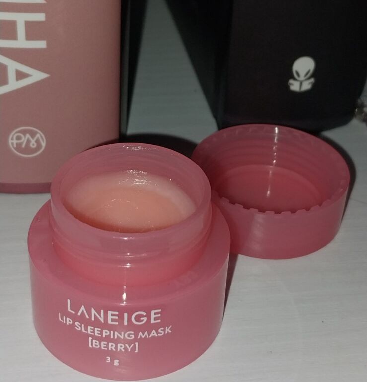 Нічна маска для губ від Laneige♡