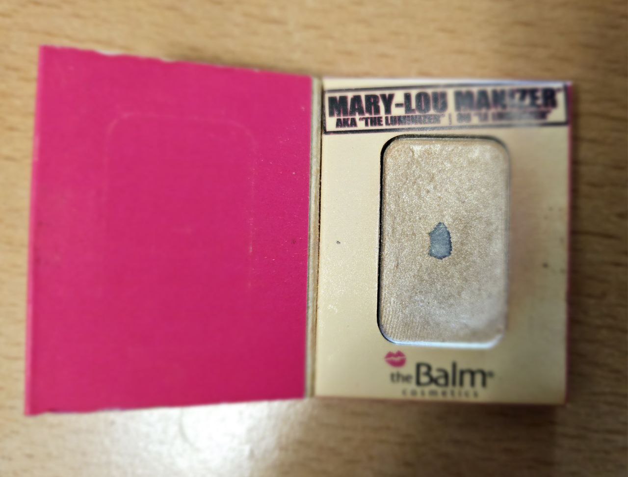 Найпопулярніший продукт від theBalm