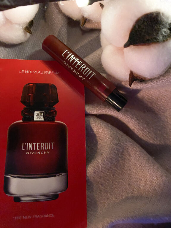 Листопадовий настрій – Givenchy L'Interdit Rouge