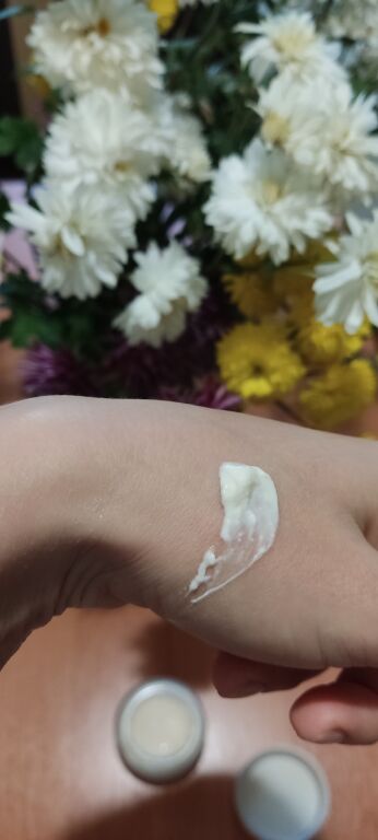 Крем-бустер для обличчя з вітаміном С Feel Free Vit C + Hyaluronic Acid Vitamin Booster Cream