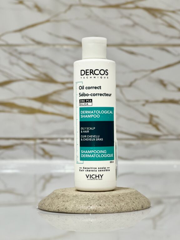 Чистота та комфорт з Dercos Oil Correct!