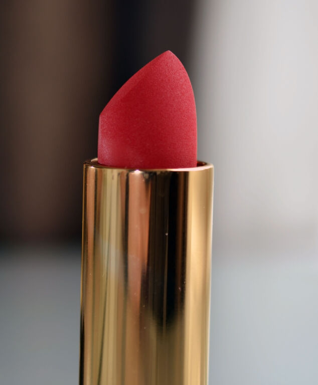 Огляд на помаду Pat McGrath Matte Trance Lipstick в відтінку Elson-2