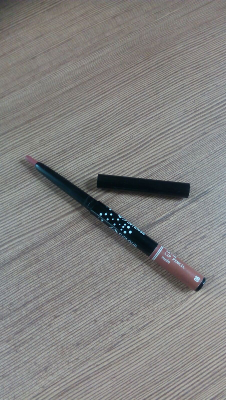 Color Intense Satin Lip Pencil  Олівець для губ
