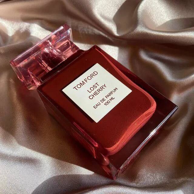 Чия вишня краще Tom Ford чи Escada?