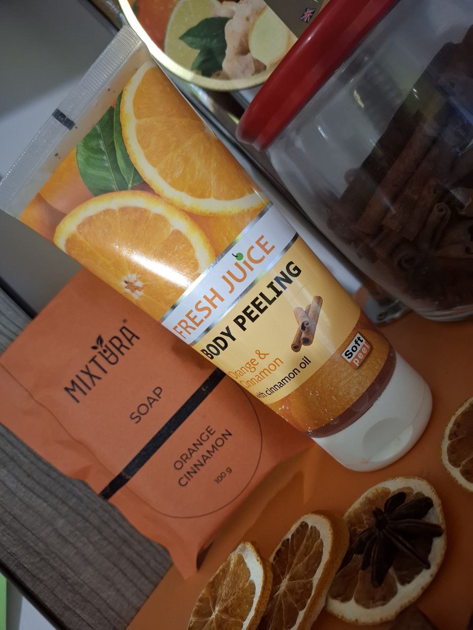 пілінг для тіла Fresh Orange Juice & Cinnamon