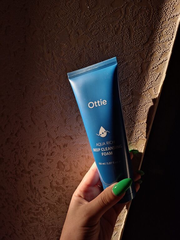 Пінка для вмивання Ottie Aqua Rich Deep Cleansing Foam